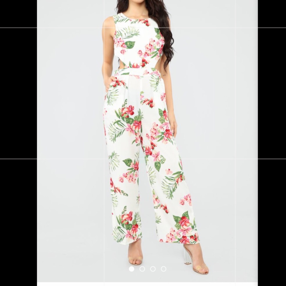 Tropical jumpsuit🌸🌺🍃